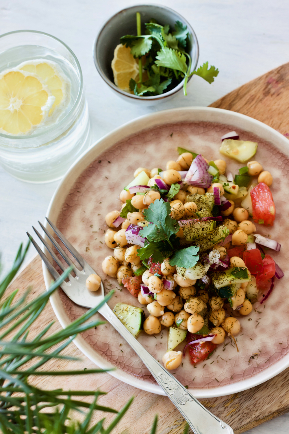 healthy-vegan-mediterranean-chickpea-salad-salada-saudável-grão de bico-mediterrânica-3